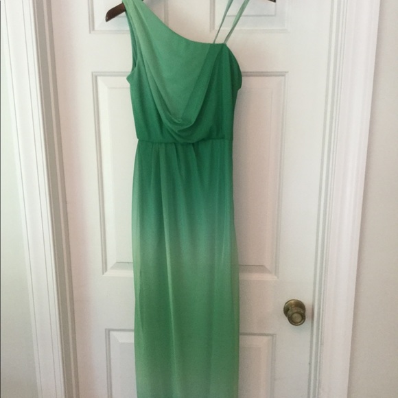 Hailey Adrianna Papell Dresses & Skirts - Price ⬇️. Hailey Adrianna Papell gown